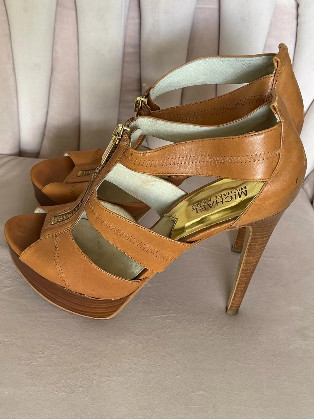 MICHAEL Michael Kors stylish tan